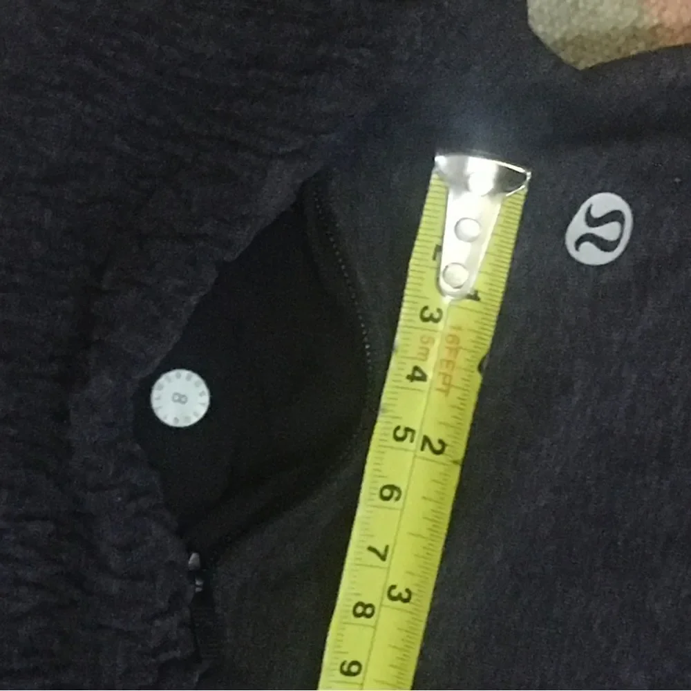 Lululemon size 8 women’s Grey hood long sleeve pullover thumb holes smocked